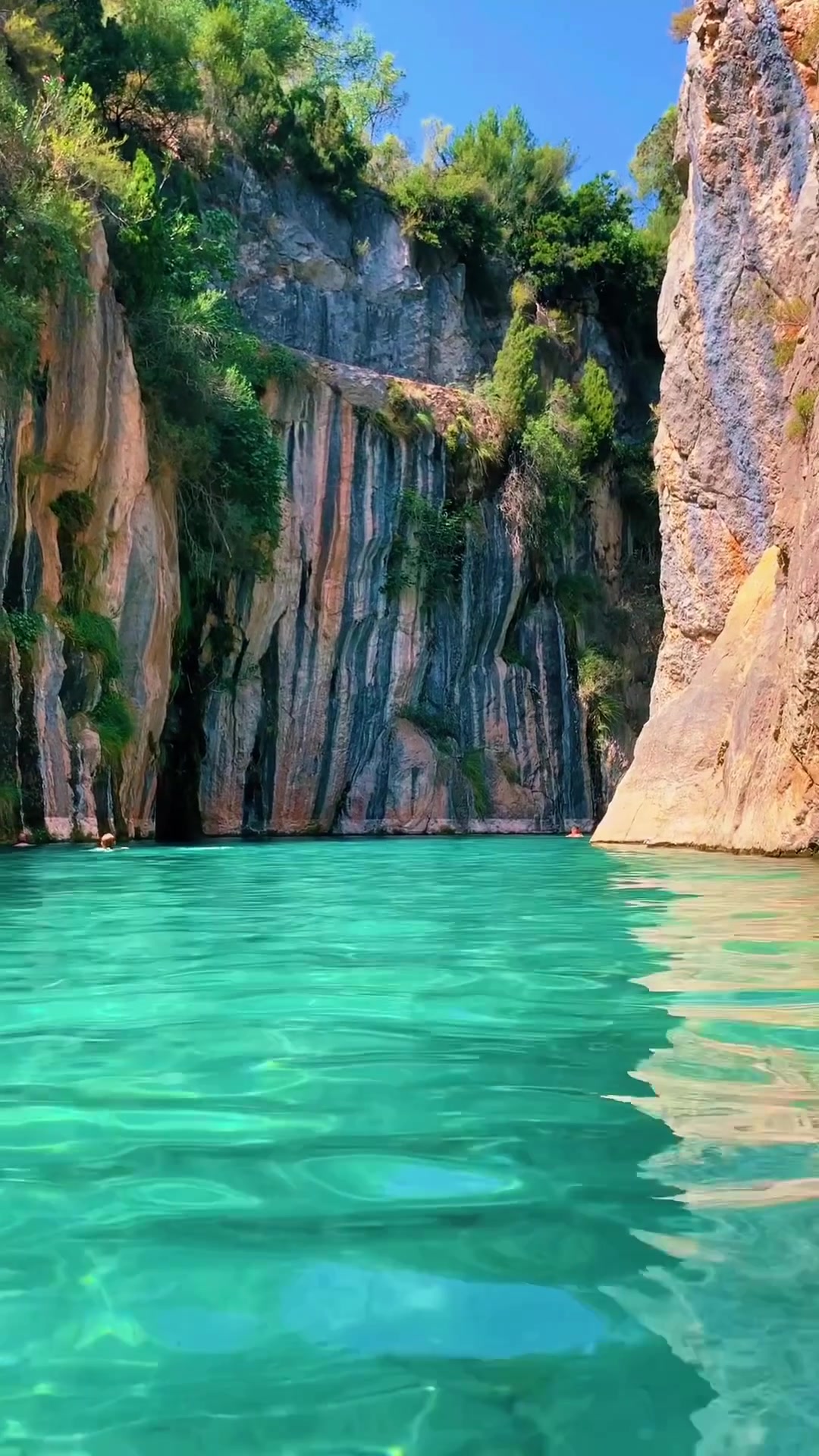 Canyon Lake: Clear Water and Rock Formations