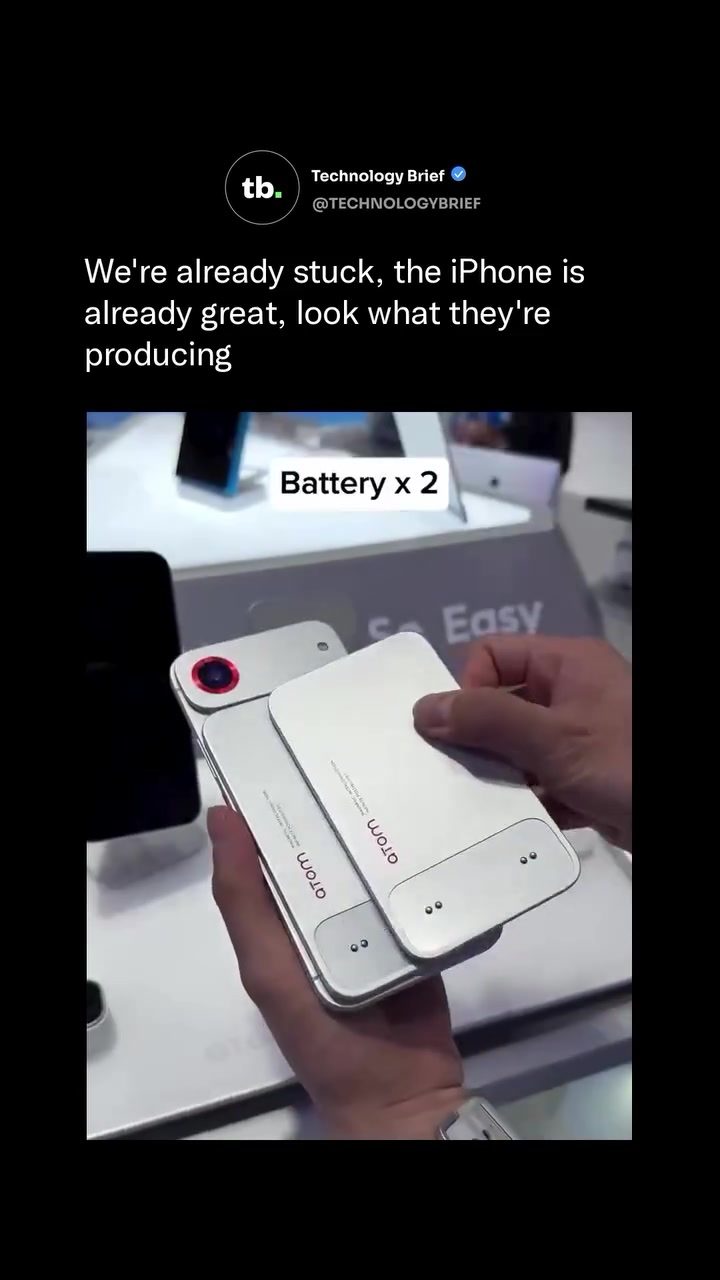 Atom's Modular iPhone Battery Case Enhances Functionality