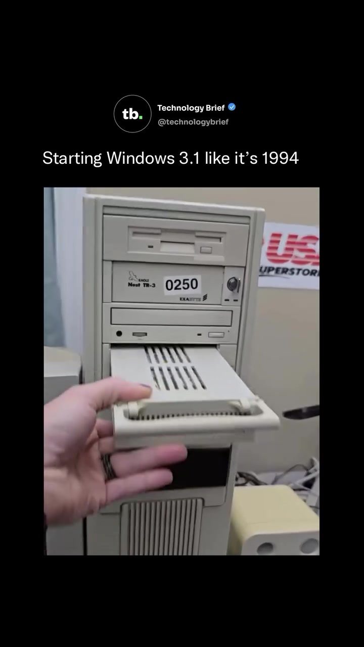 Windows 3.1 Startup on a 1990s NEC PC