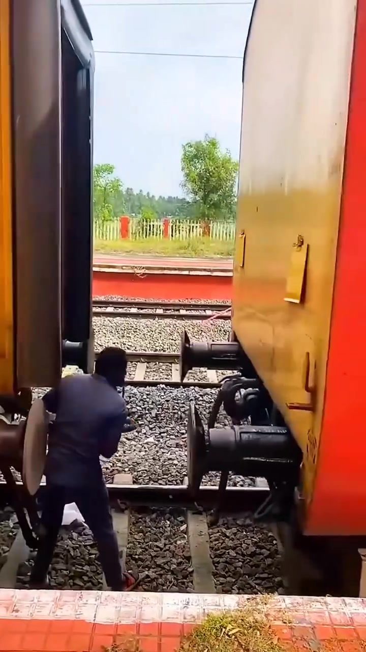 India's Dangerous Train Coupling System vs Modern Alternatives