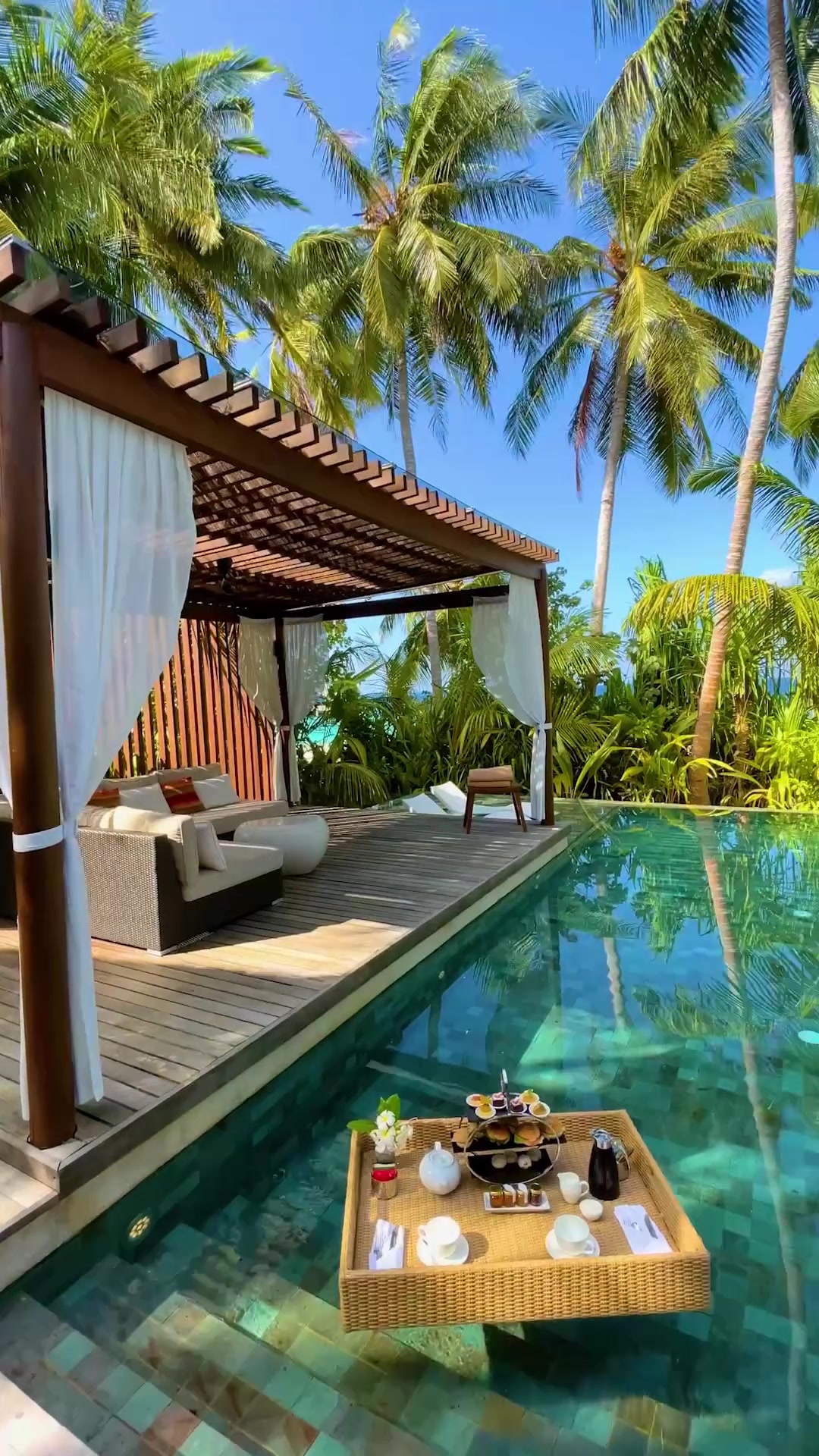Luxury Pool Breakfast: Tropical Poolside Indulgence