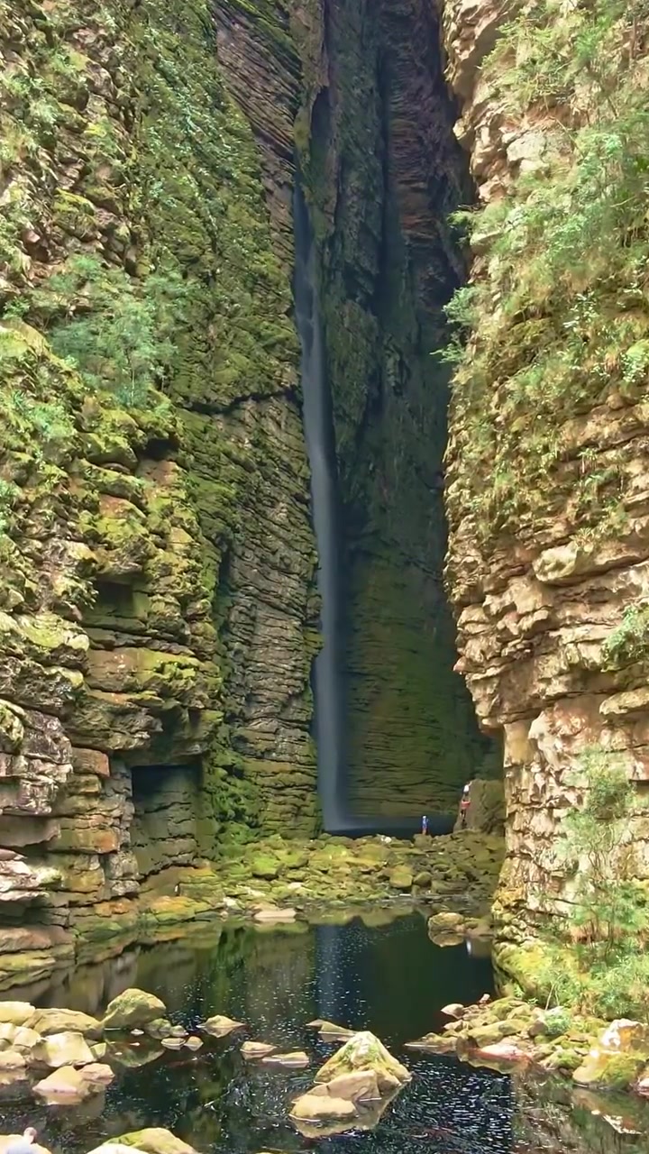 Canyon Waterfall: Nature's Dramatic Beauty