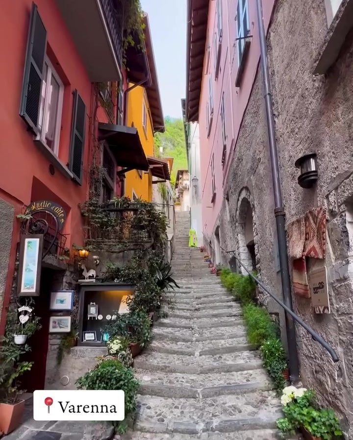 Varenna Italy: Narrow Streets and Lake Como Views