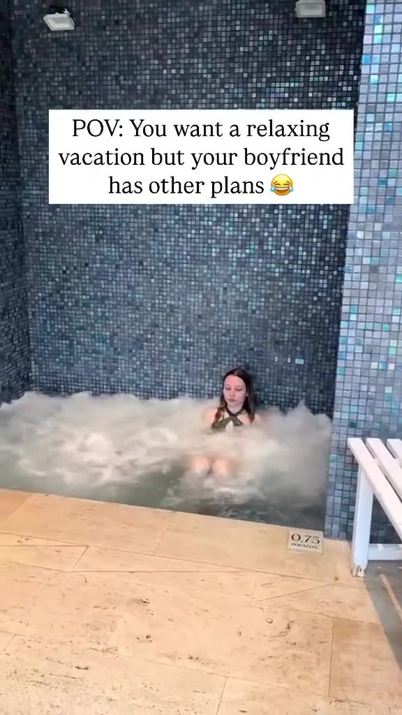 Funny Pool Moments: When Vacation Plans Differ